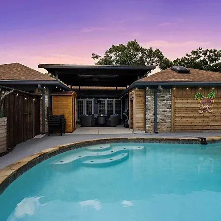 Family Platinum Escape With Heated Pool And Gameroom